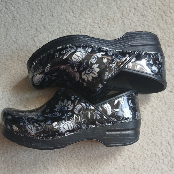 Black Dansko Closed-Back Clog With Silver & Metallic Blue Floral Design - Picture 4 of 7
